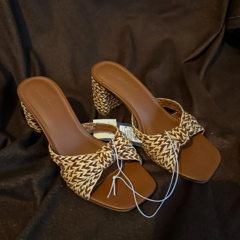Women's Size 8 Sandals - Picture 2 of 4